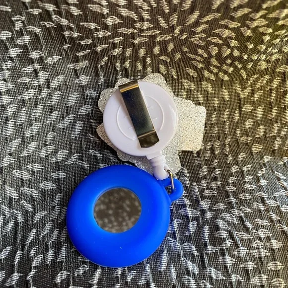 Hello Kitty Nurse-Themed Blue Clip On Timepiece - Picture 3 of 3